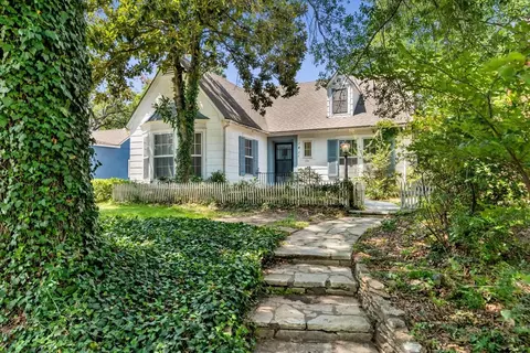 1411 Main St, Denison, TX 75020