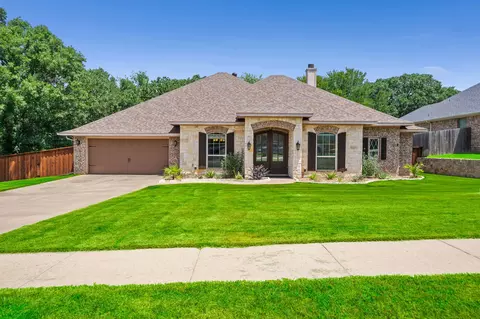 508 Oak Forest Ct, Kennedale, TX 76060