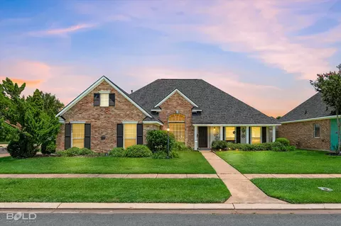 3301 Colonial Dr, Bossier City, LA 71111