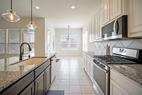 Kitchen - 2526 Thayne Dr, Anna, TX 75409 photo 4 of 5