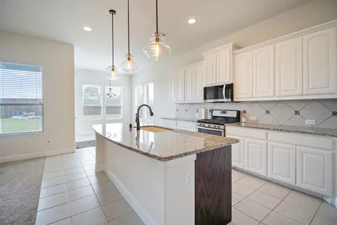 Kitchen - 2526 Thayne Dr, Anna, TX 75409 photo 3 of 5