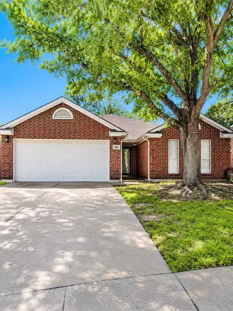 1623 Allen Dr, Cedar Hill, TX 75104