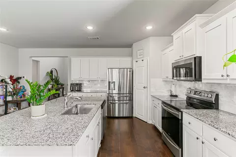 Kitchen - 832 Feather Edge Dr, Springtown, TX 76082 photo 1 of 1