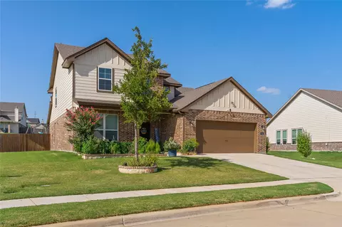 Exterior - 832 Feather Edge Dr, Springtown, TX 76082 photo 3 of 4