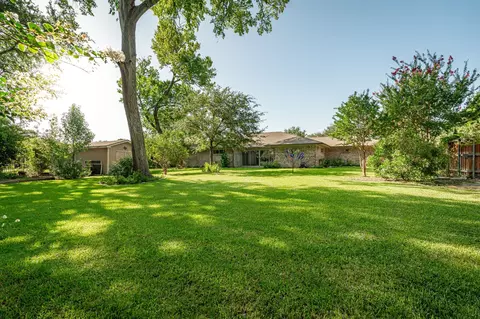 Exterior - 175 Moonlight Dr, Murphy, TX 75094 photo 9 of 10