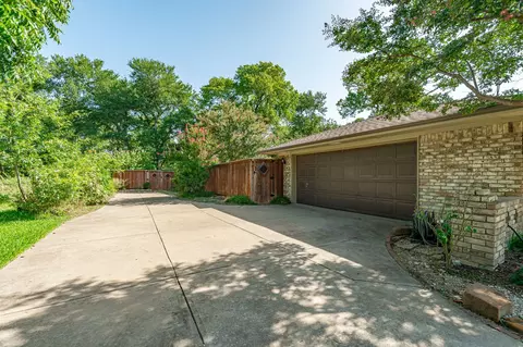 Exterior - 175 Moonlight Dr, Murphy, TX 75094 photo 3 of 10