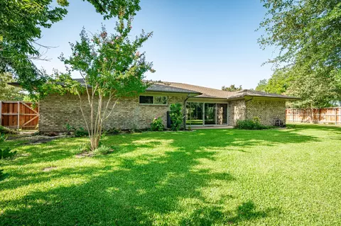 Exterior - 175 Moonlight Dr, Murphy, TX 75094 photo 7 of 10