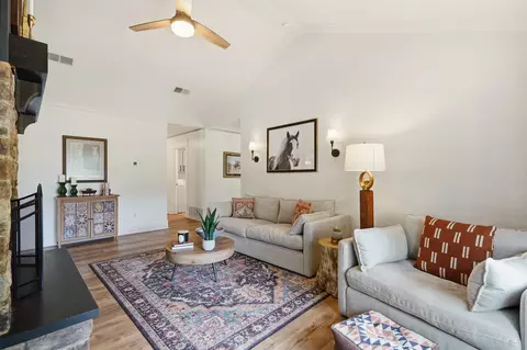 Living - 986 Eagles Way, Springtown, TX 76082 photo 3 of 3
