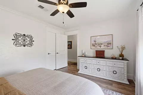 Bedroom - 986 Eagles Way, Springtown, TX 76082 photo 2 of 7