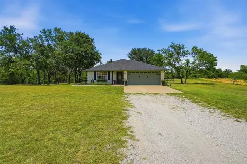 Exterior - 986 Eagles Way, Springtown, TX 76082 photo 12 of 13