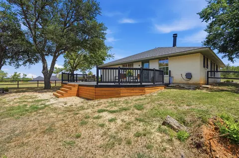 Exterior - 986 Eagles Way, Springtown, TX 76082 photo 9 of 13