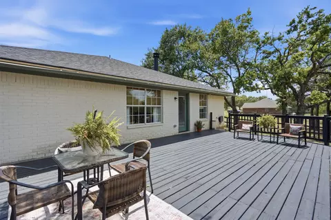 Exterior - 986 Eagles Way, Springtown, TX 76082 photo 5 of 13
