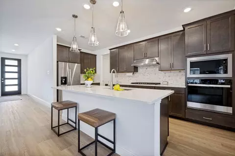 Kitchen - 2425 Glacier Rdg, Corinth, TX 76210 photo 2 of 3