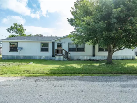 106 Hemphill St, Avalon, TX 76623
