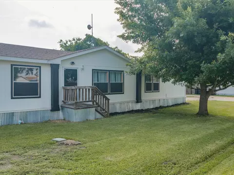 106 Hemphill St, Avalon, TX 76623