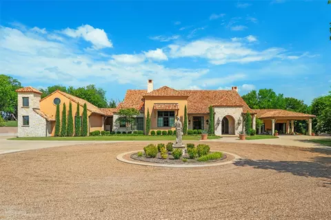 4111 Howard Rd, Waxahachie, TX 75165