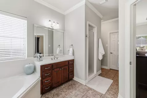 Bath - 313 Ithaca Dr, Longview, TX 75604 photo 2 of 4