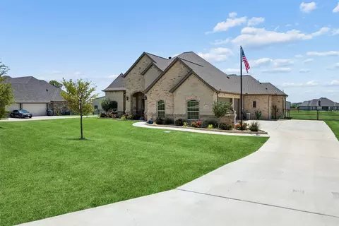 135 Stanford Ln, Springtown, TX 76082