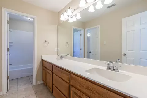 Bath - 158 Codybug Rd, Abilene, TX 79602 photo 2 of 2
