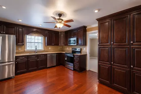 909 N Main St, Ector, TX 75439 photo 2