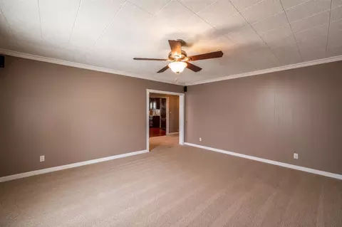 909 N Main St, Ector, TX 75439 photo 3