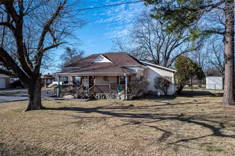 909 N Main St, Ector, TX 75439 photo 8