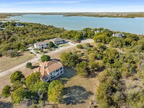 1123 Mallard Pointe Dr, Grand Prairie, TX 75104 photo 2