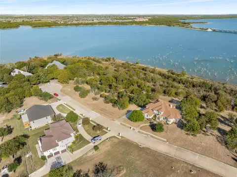 1123 Mallard Pointe Dr, Grand Prairie, TX 75104
