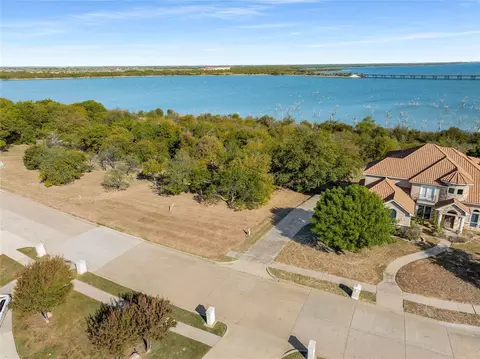 1123 Mallard Pointe Dr, Grand Prairie, TX 75104 photo 8