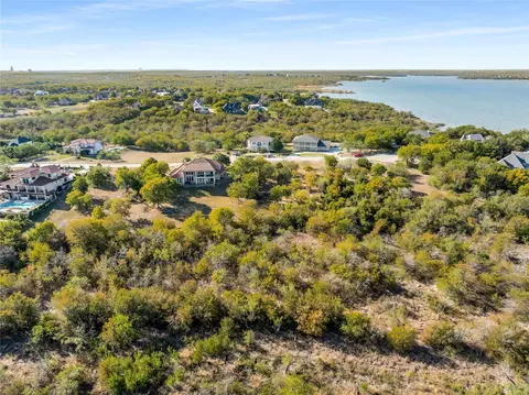 1123 Mallard Pointe Dr, Grand Prairie, TX 75104 photo 10