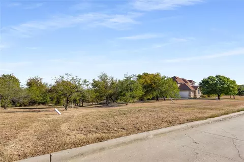 1123 Mallard Pointe Dr, Grand Prairie, TX 75104 photo 11
