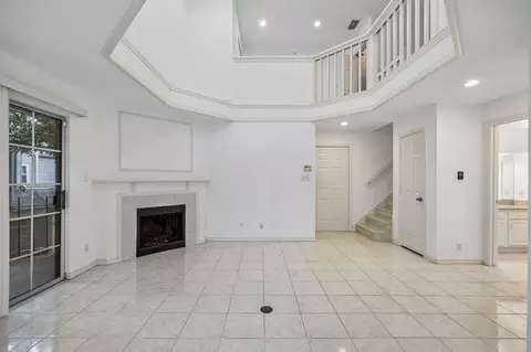 3033 San Jacinto St #328, Dallas, TX 75204