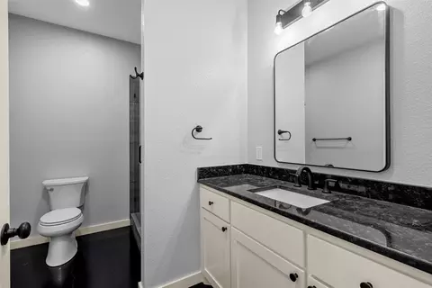 Bath - 611 Talbert Ranch Rd, China Spring, TX 76633 photo 2 of 4