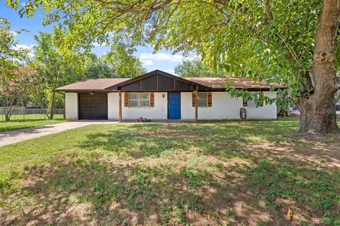 6204 Creek Crossing Rd, Alvarado, TX 76009
