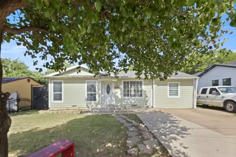 711 Hilltop Dr, Irving, TX 75060