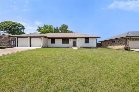 710 Greenland Way, Grand Prairie, TX 75050