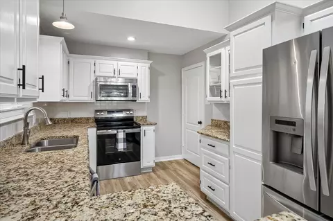 Kitchen - 1509 Milla Ct, Euless, TX 76039 photo 3 of 4