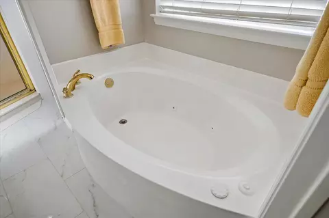 Bath - 1509 Milla Ct, Euless, TX 76039 photo 3 of 4