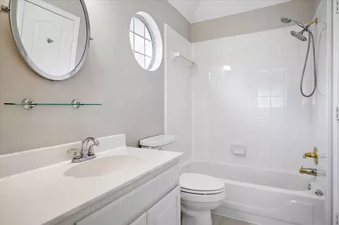 Bath - 1509 Milla Ct, Euless, TX 76039 photo 4 of 4