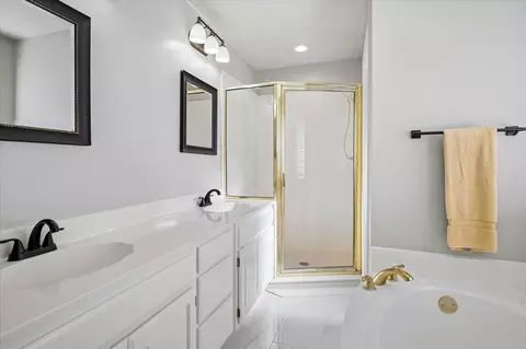 Bath - 1509 Milla Ct, Euless, TX 76039 photo 1 of 4