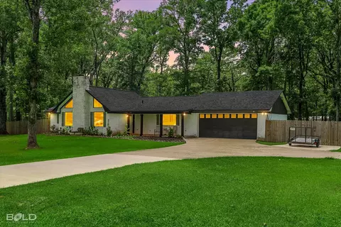 8111 Southdowns Dr, Shreveport, LA 71107