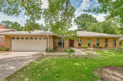 2215 W Sanford St, Arlington, TX 76012