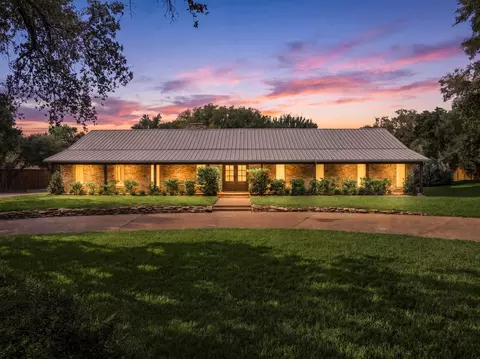 214 Oak Creek Cir, Mcgregor, TX 76657