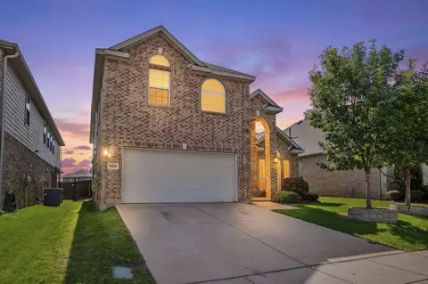 8329 Meadow Sweet Ln, Fort Worth, TX 76123