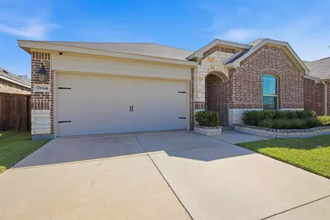 3504 Maroon Creek Rd, Aubrey, TX 76227