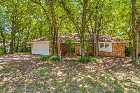 1303 Spanish Flower Dr, Granbury, TX 76048