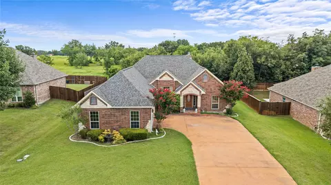 52 Cedar Bayou Cir, Pottsboro, TX 75076