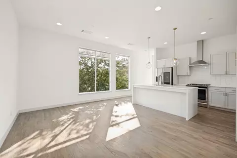 2103 Bennett Ave #60, Dallas, TX 75206