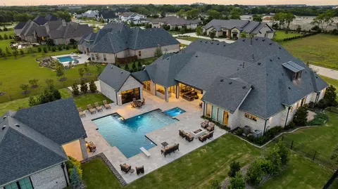 660 Louise Dr, Fairview, TX 75069