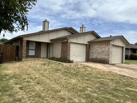 2738 Countryside Ln, Fort Worth, TX 76133